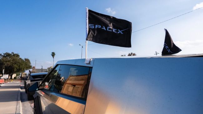 Trotz Aufnahme in den Nasdaq 100 taucht die SpaceX-Aktie