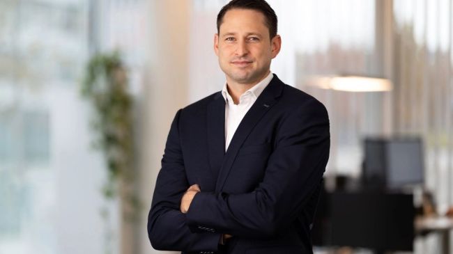 Warum hält die BLKB weiterhin an Radicant-CEO Stadelmann fest?